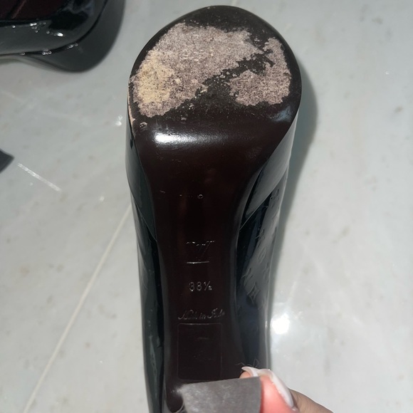 Louis Vuitton Patent Bow Detail Platform Pumps - Picture 3 of 4